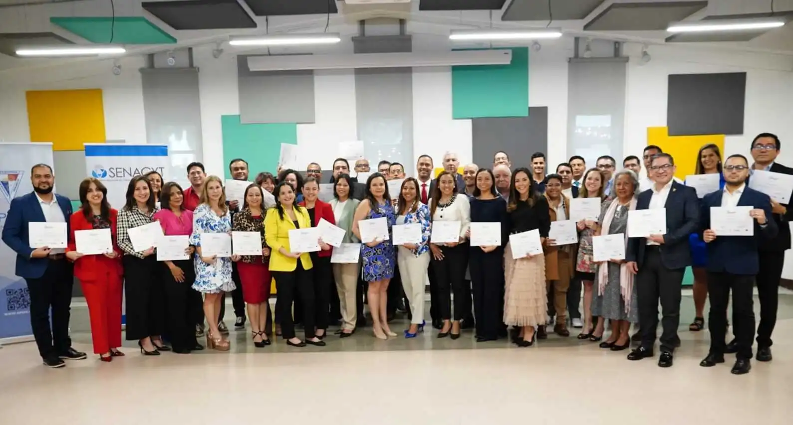 Culmina con éxito su primer programa de GerencIA para líderes empresariales