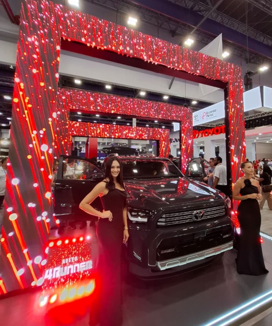 Ricardo Pérez S.A. presenta los nuevos modelos Hilux GRS y Toyota 4Runner