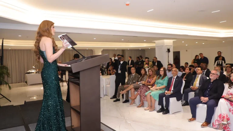 Génesis Arjona presenta libro que conecta la Ley 374 con la educación financiera