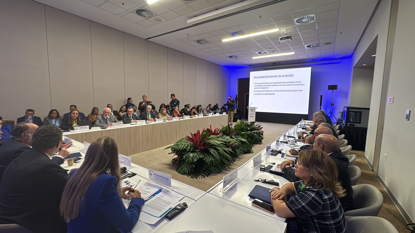 CoSPAE impulsa la conexión entre educación y sector productivo en CAF 2026