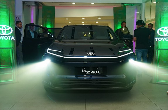 Toyota lanza en Panamá el nuevo BZ4X, el primer vehículo 100% eléctrico de Ricardo Pérez