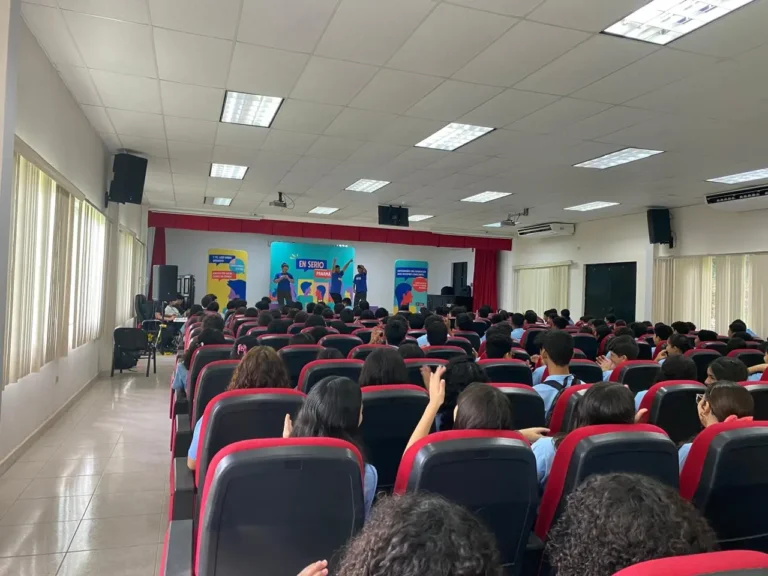 Programa En Serio Panamá supera meta nacional y beneficia a más de 25 mil estudiantes