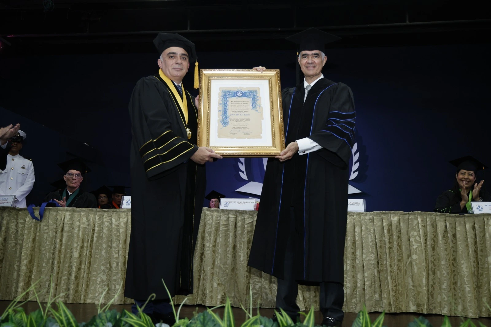 UMIP otorga Doctorado Honoris Causa a Julio De La Lastra