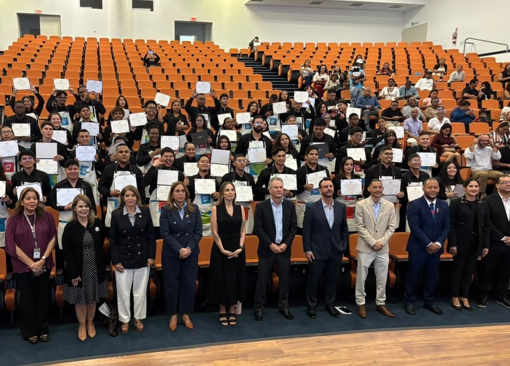 Learning for Life gradúa a 76 jóvenes y fortalece la inserción laboral en Panamá